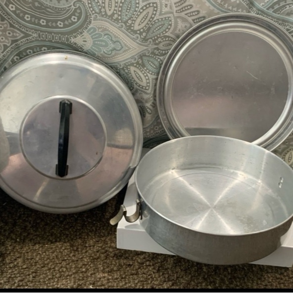Vintage Regal Ware Aluminum Cake Holder
